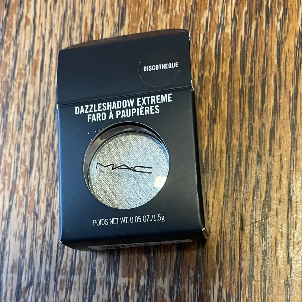 MAC Cosmetics Dazzleshadow Extreme in Silver